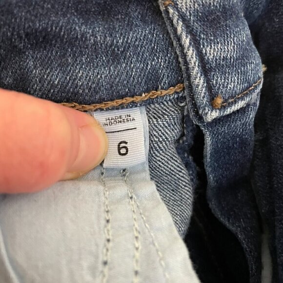 ANN TAYLOR LOFT Outlet Dark Wash Release Hem Fraying Cropped Crop Skinny Jeans 6 - Picture 6 of 13